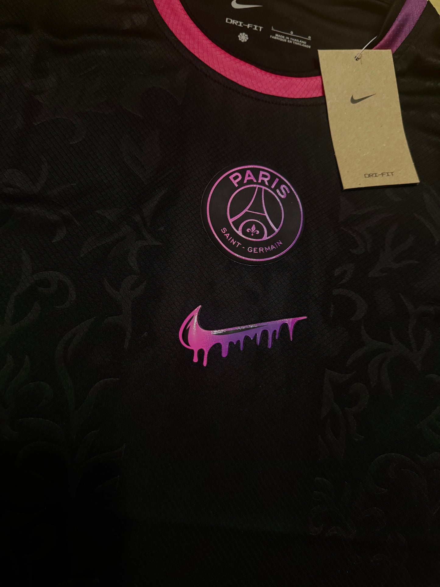 PSG “Paris Noir” Premium Kit 2025